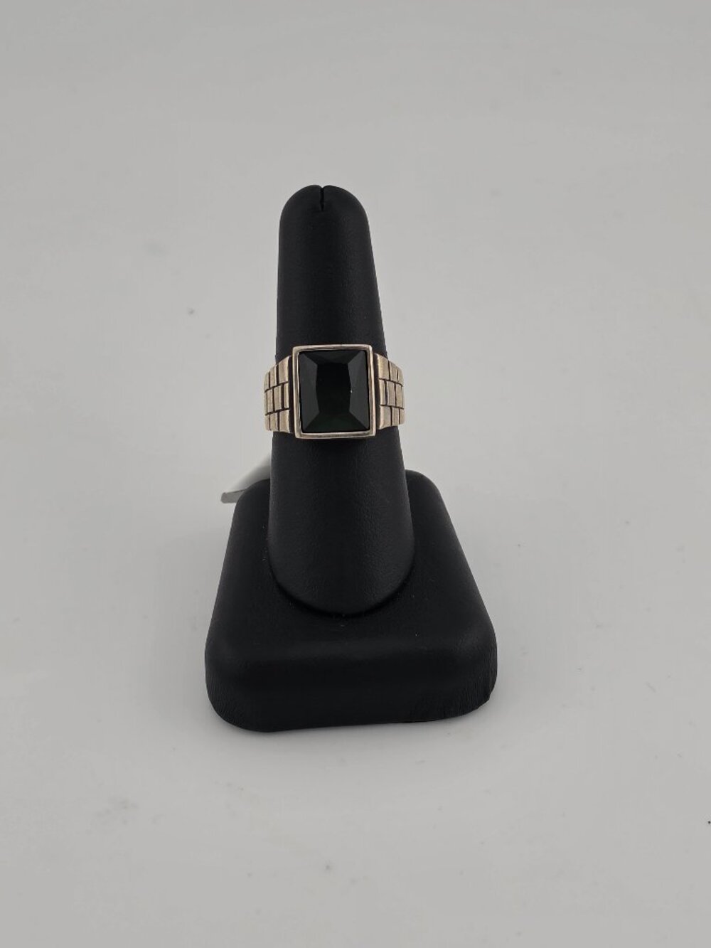 Brand New Sterling Silver 925 Green Gemstone Ring